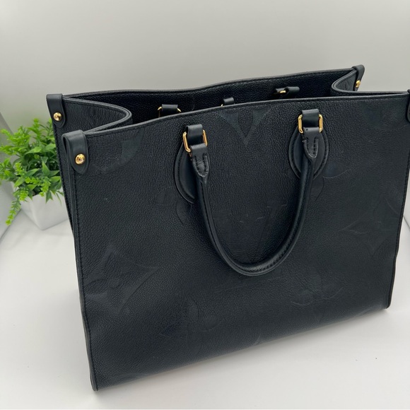 Louis Vuitton Handbags - Louis Vuitton on the go MM